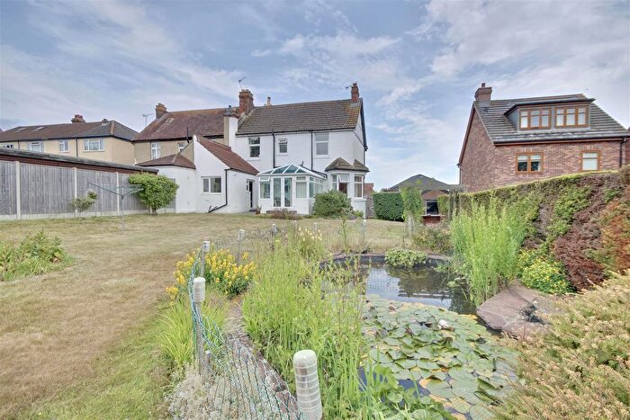 4 Bedroom Semi-Detached House For Sale In Portsdown Avenue, Portsmouth, PO6