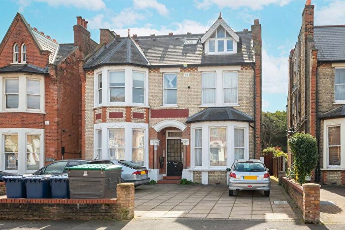 1 Bedroom Flat To Rent In Freeland Road, Acton, London, W5