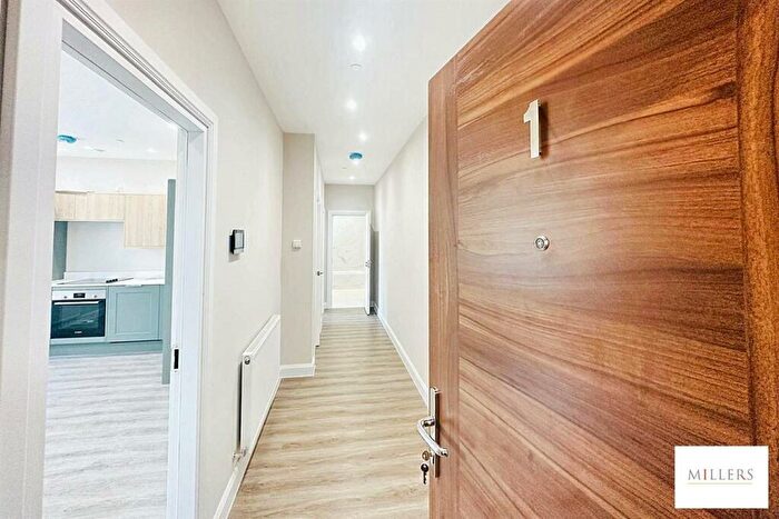 1 Bedroom Flat To Rent In Kestrel House, Bakers Lane, Epping, CM16