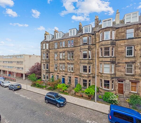 2 Bedroom Flat To Rent In East Claremont Street, Broughton, Edinburgh, EH7