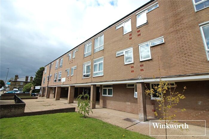 1 Bedroom Flat For Sale In High Street, Elstree, Borehamwood, Hertfordshire, WD6