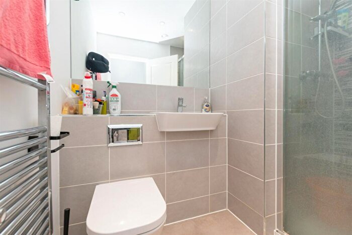 3 Bedroom End Of Terrace House For Sale In Elstar Mews, Greenhithe, Kent, DA9