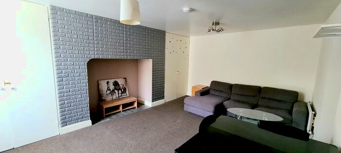 1 Bedroom Flat To Rent In High Street, Wanstead E11