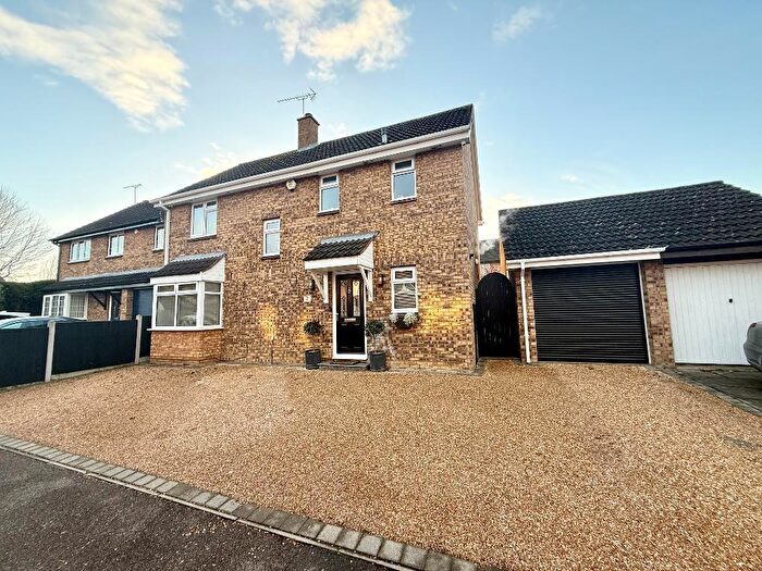 4 Bedroom Detached House For Sale In Snowford Close, Barton Hills, Luton, Bedfordshire, LU3