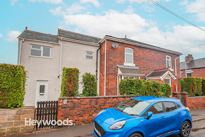 4 Bedroom End Of Terrace House To Rent In Templar Terrace, Porthill, Newcastle-under-Lyme, ST5