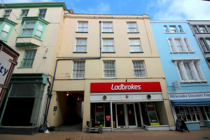 3 Bedroom Flat To Rent In Flat, High Street, EX34