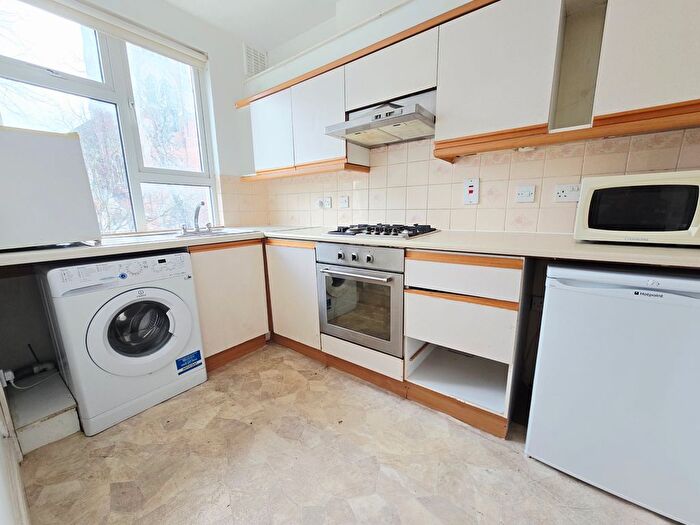 1 Bedroom Flat To Rent In Upper Street, Islington, N1