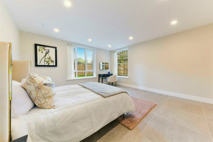 2 Bedroom Apartment To Rent In Furze Hill, Kingswood, Tadworth, KT20