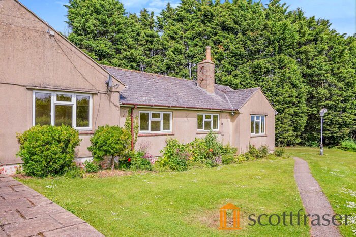 3 Bedroom Bungalow To Rent In Oxford Road, Witney, OX29