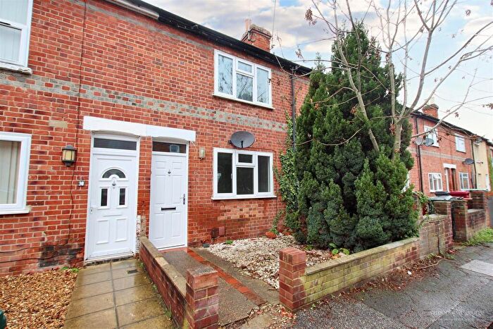 3 Bedroom Terraced House To Rent In Beecham Road, Reading, RG30