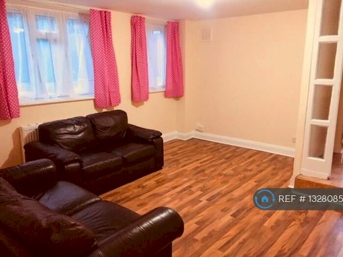 2 Bedroom Flat To Rent In Highfield Road, London, N21
