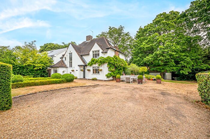4 Bedroom Detached House For Sale In Oakwood Close, Chislehurst, BR7
