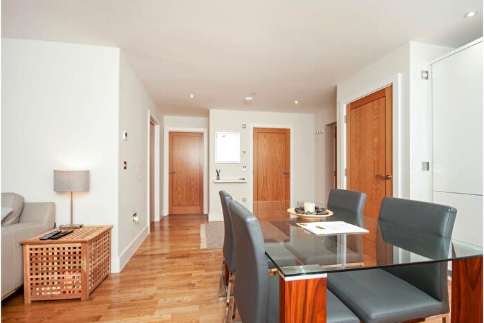 2 Bedroom Flat To Rent In Old London Road, Kingston., KT2