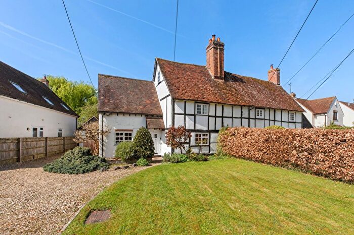 3 Bedroom Semi-Detached House For Sale In The Avenue, Worminghall, HP18