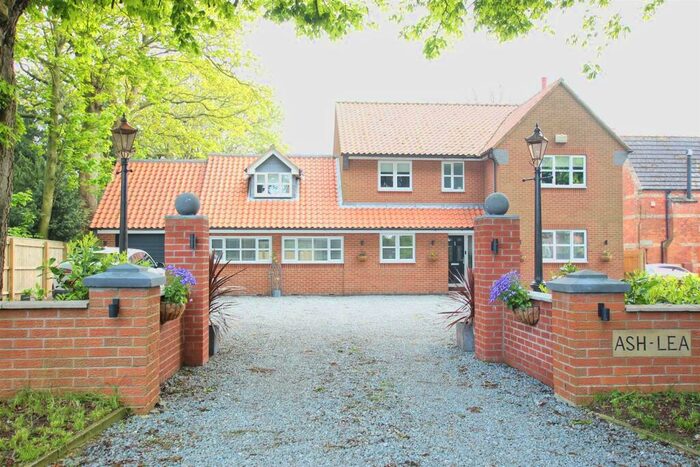 5 Bedroom Detached House For Sale In Church Lane, Sproatley, HU11