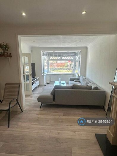 3 Bedroom Terraced House To Rent In Southbury Avenue, Enfield, EN1