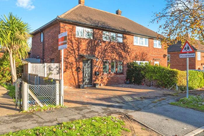 3 Bedroom Semi Detached House For Sale In Almond Avenue, Lincoln, Lincolnshire, LN4