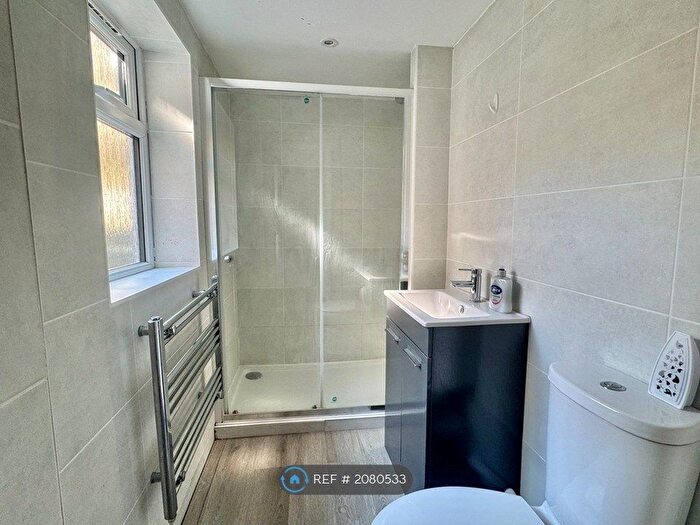 2 Bedroom Flat To Rent In Bradstone Avenue, Folkestone, CT19