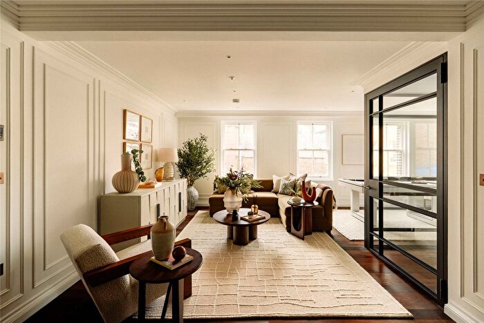 3 Bedroom Flat For Sale In Charles Street, Mayfair, London, W1J