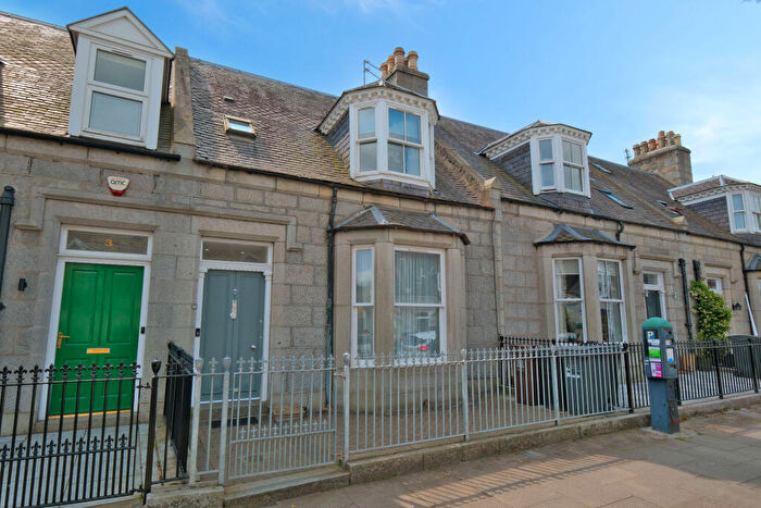 3 Bedroom Terraced House For Sale In Osborne Place, The West End, Aberdeen, AB25