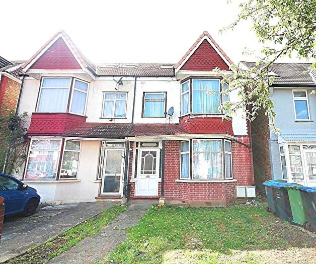 4 Bedroom Semi-Detached House To Rent In Thurlby Road, Wembley, Middlesex, HA0