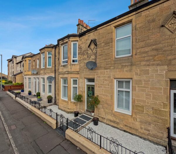 2 Bedroom Flat To Rent In Dalratho Road, Grangemouth, Falkirk, FK3