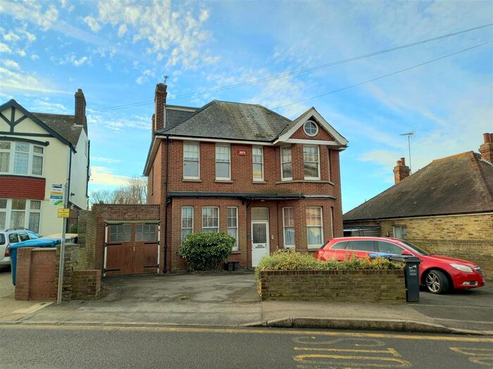 6 Bedroom Detached House To Rent In St. Peters Road, Margate, CT9