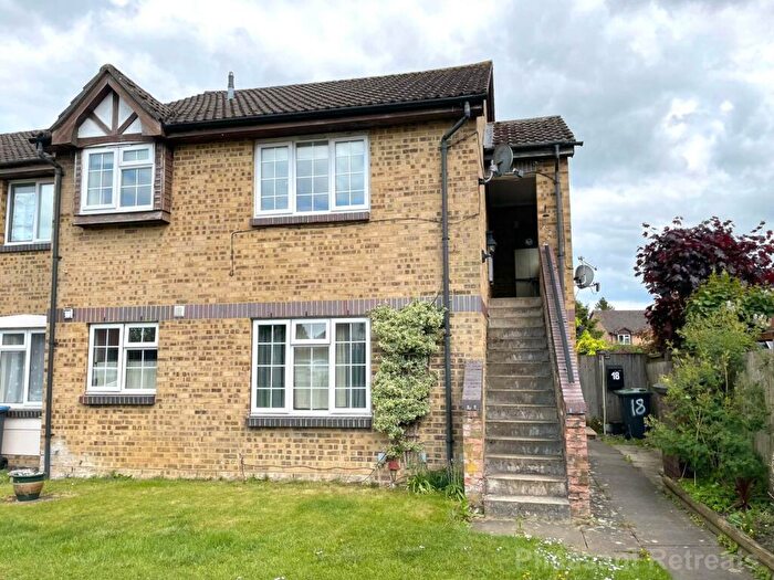 Studio To Rent In Lovatt Close, Carterton, OX18