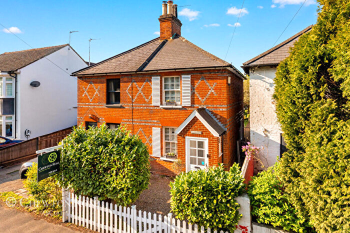 2 Bedroom Cottage For Sale In London Road, Ascot, SL5