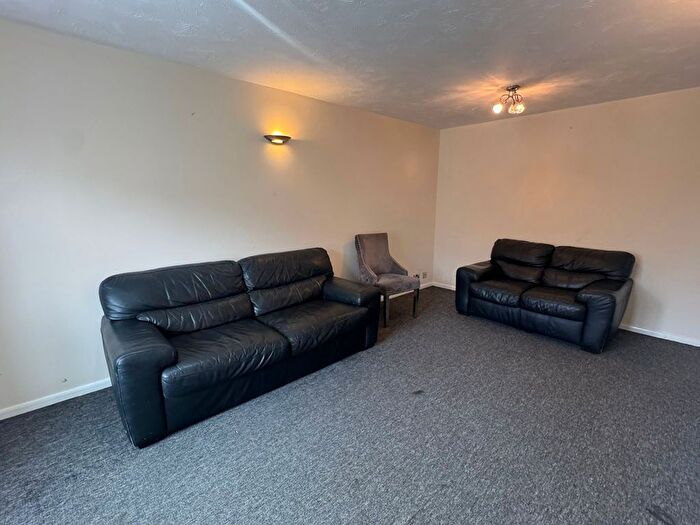 1 Bedroom Flat To Rent In Kingfisher Way, Brent, NW10