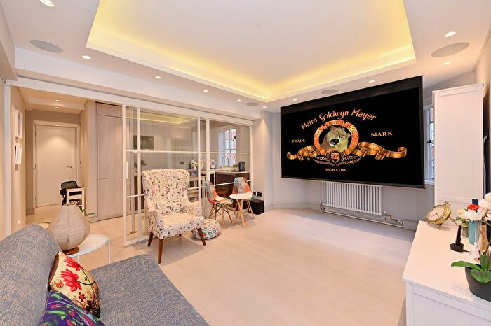 1 Bedroom Flat To Rent In Kensington High Street, London, W8
