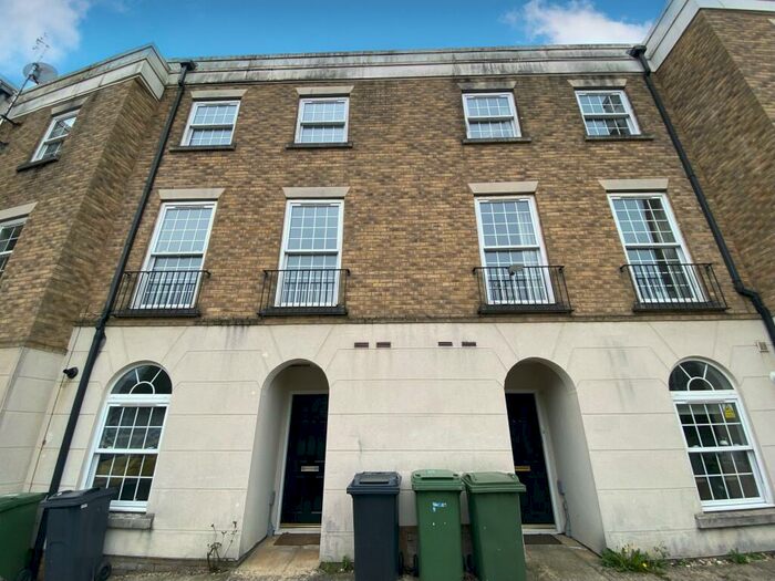 3 Bedroom House To Rent In Maidstone, ME16