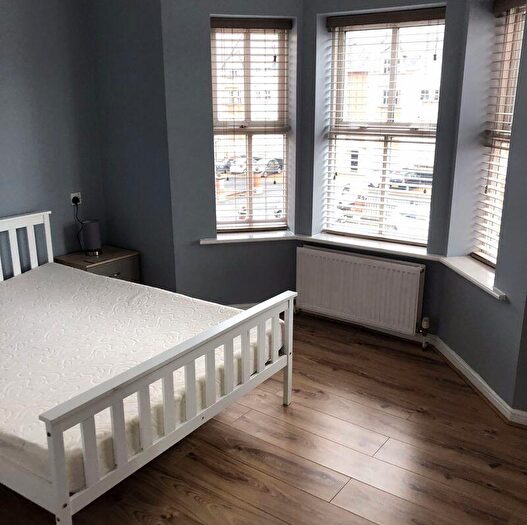 2 Bedroom Flat To Rent In Regency Court, Jesmond Road, Newcastle Upon Tyne, NE2