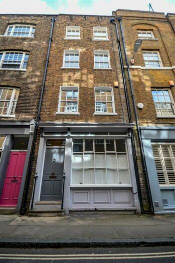 4 Bedroom House To Rent In Middle Street, West Smithfield, London, EC1A