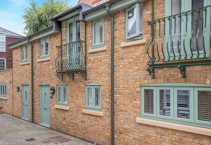 2 Bedroom Property To Rent In Priory Street, Hertford, SG14