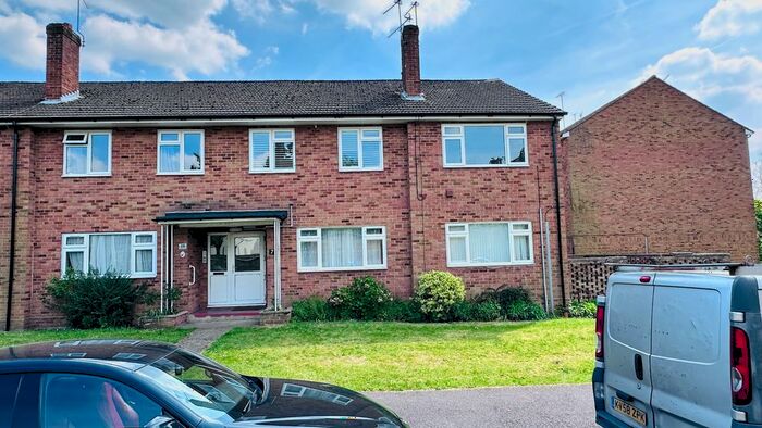 2 Bedroom Flat To Rent In Hempstead Road, Watford, WD17