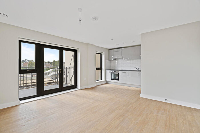 2 Bedroom Apartment To Rent In Weavers Yard, Newbury Newbury, RG14