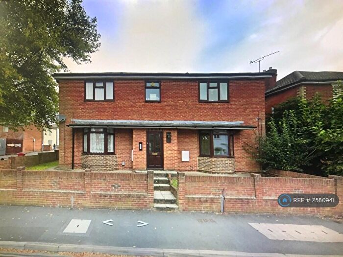 1 Bedroom Flat To Rent In Waterloo Road, Southampton, SO15