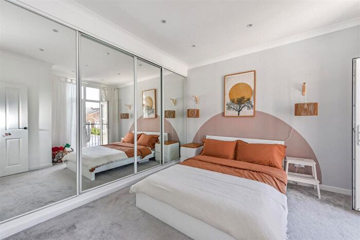 2 Bedroom Maisonette For Sale In Queens Road, Portsmouth, PO2