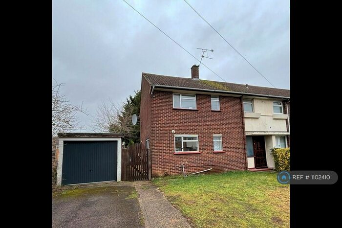 3 Bedroom Semi-Detached House To Rent In Hilary Close, Chelmsford, CM1