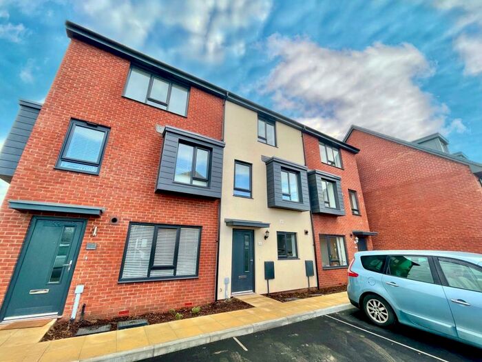 4 Bedroom House To Rent In Ffordd Darwin, Barry, CF63