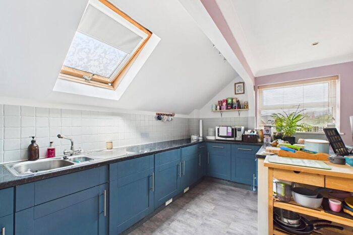 2 Bedroom Flat For Sale In Brooklands House, Leighton Road, Linslade, LU7