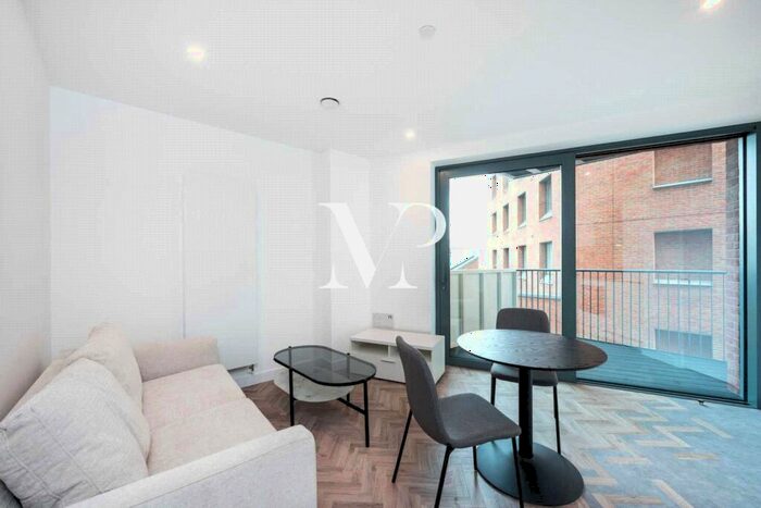Apartment To Rent In River House, Three Waters, Gillinder Street, London, E3