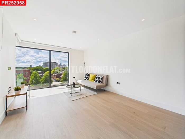 2 Bedroom Flat To Rent In Fountain Park Way, White City, W12