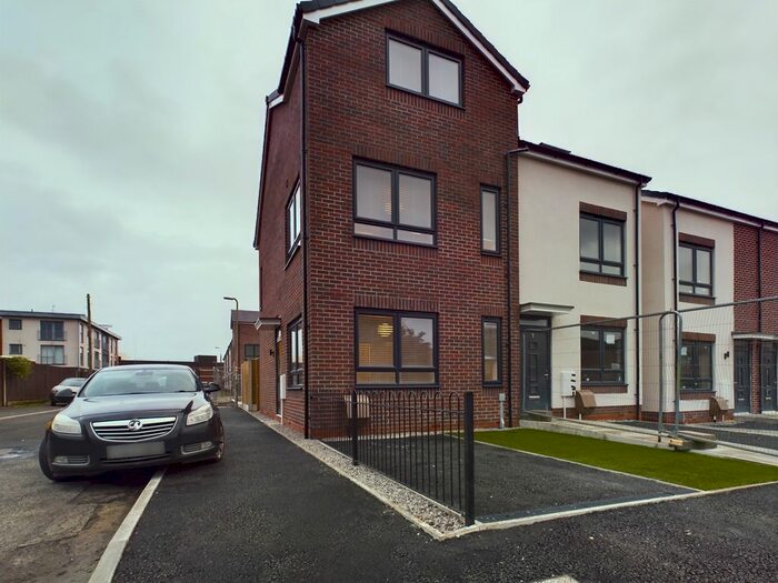 4 Bedroom Town House To Rent In Blackfield Street, Kirkdale, Liverpool, L5