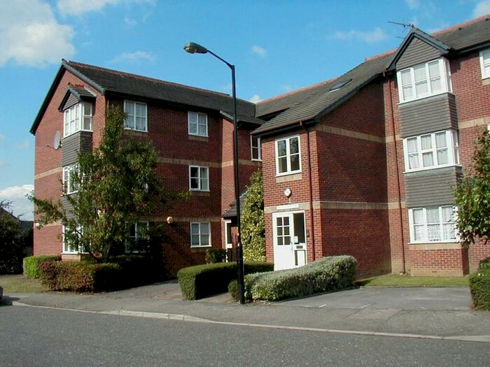 Studio To Rent In Michelangelo Court, London, SE16