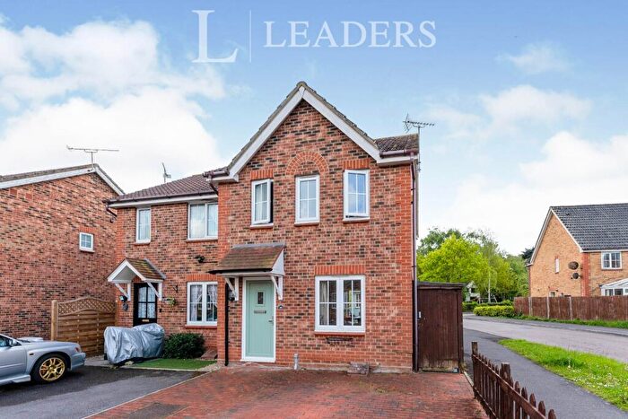 3 Bedroom Semi-Detached House To Rent In Snowdrop Close, Littlehampton, BN17