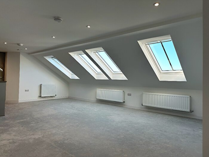 2 Bedroom Flat To Rent In Lint Riggs, Falkirk, FK1
