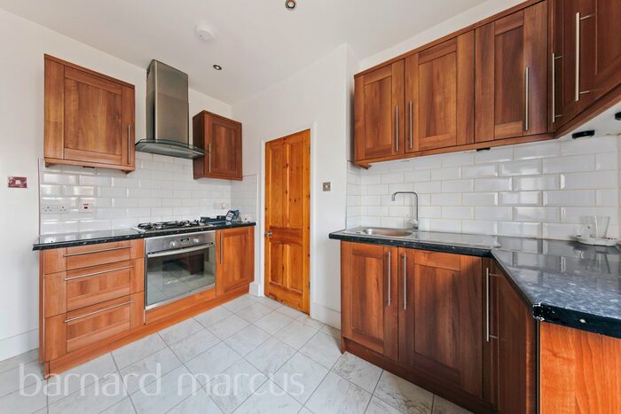 3 Bedroom Maisonette To Rent In Fernthorpe Road, London, SW16