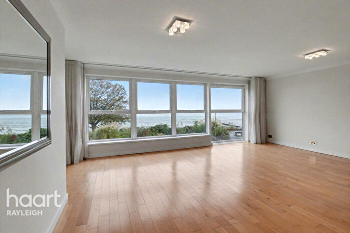 2 Bedroom Flat To Rent In Rampart Terrace, Southend-On-Sea, SS3